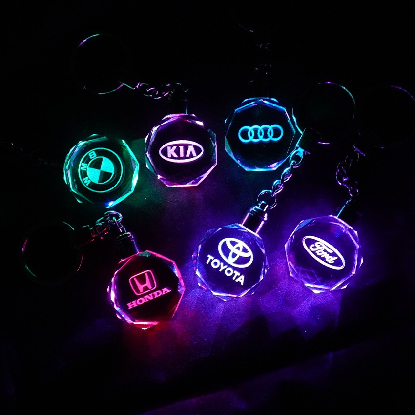 Móc Khoá Xe Ô Tô Hình Logo Hãng Xe Có Đèn Led Nhấp Nháy (Kia, Ford, Honda, Audi, BMW, Toyota)Tặng kèm Pin