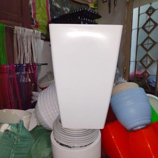 Chậu nhựa vuông dáng đứng