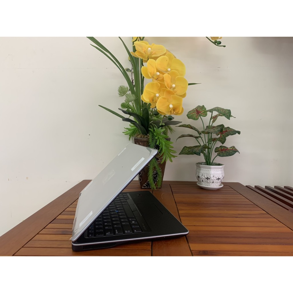 Laptop dell latitude e7440  với thiết kế mỏng đẹp và thời lượng pin tốt cùng với cấu hình mạnh mẽ... | BigBuy360 - bigbuy360.vn