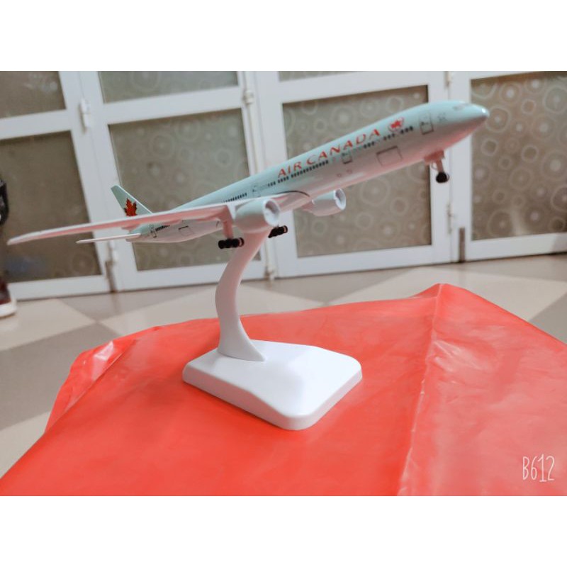MÔ HÌNH MÁY BAY CANADA KIM LOẠI 20CM