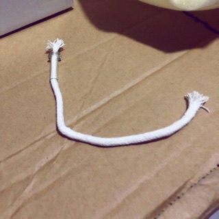 Tim đèn dầu lưu ly bao gồm ống thủy tinh