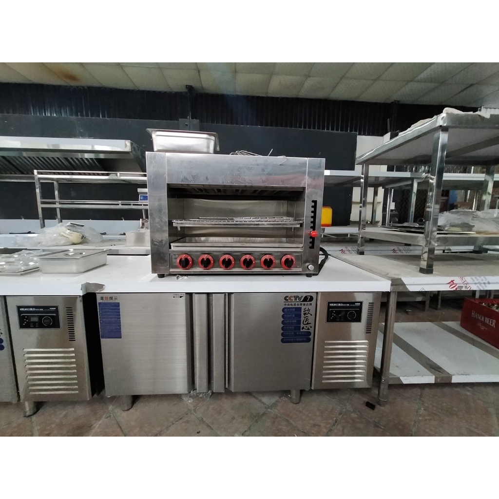 Tủ đông bàn chặt 2 cánh, 1 đôi 1 lỗi do sản xuất , BH 12 tháng