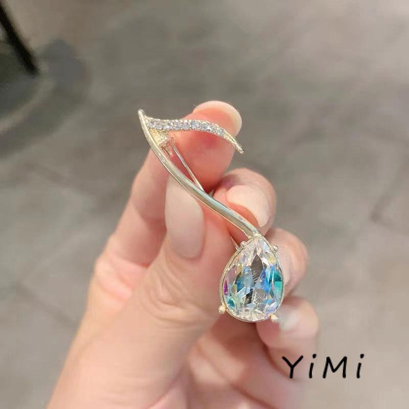 Phiên bản Hàn Quốc của chiếc trâm cài áo thời trang sang trọng sáng tạo