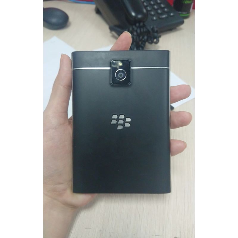 điện thoại blackberry passport