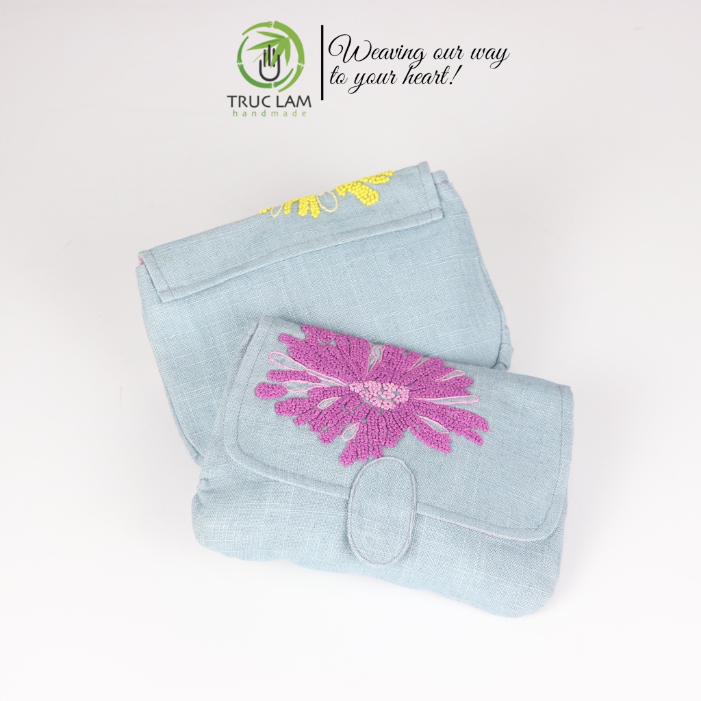 Ví Cầm Tay Nữ Vải Linen Thêu Tay Sa Hạt Họa Tiết Hai Hoa Cúc - Trúc Lâm Handmade