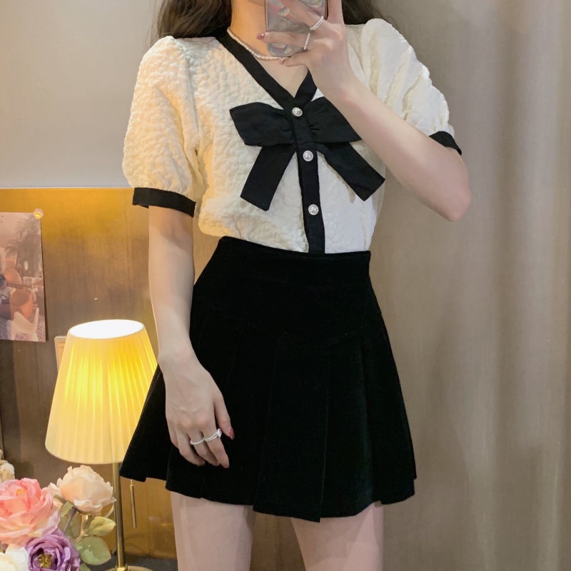 Áo Croptop Tay Phồng Cổ Chữ V Đính Nơ Thời Trang Cho Nữ