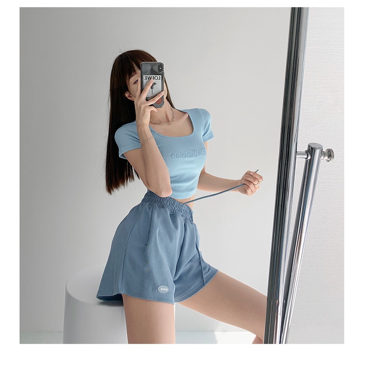 Áo Thun Crop Top Tay Ngắn Cổ Vuông Thêu Chữ Cho Nữ JL-TX-367