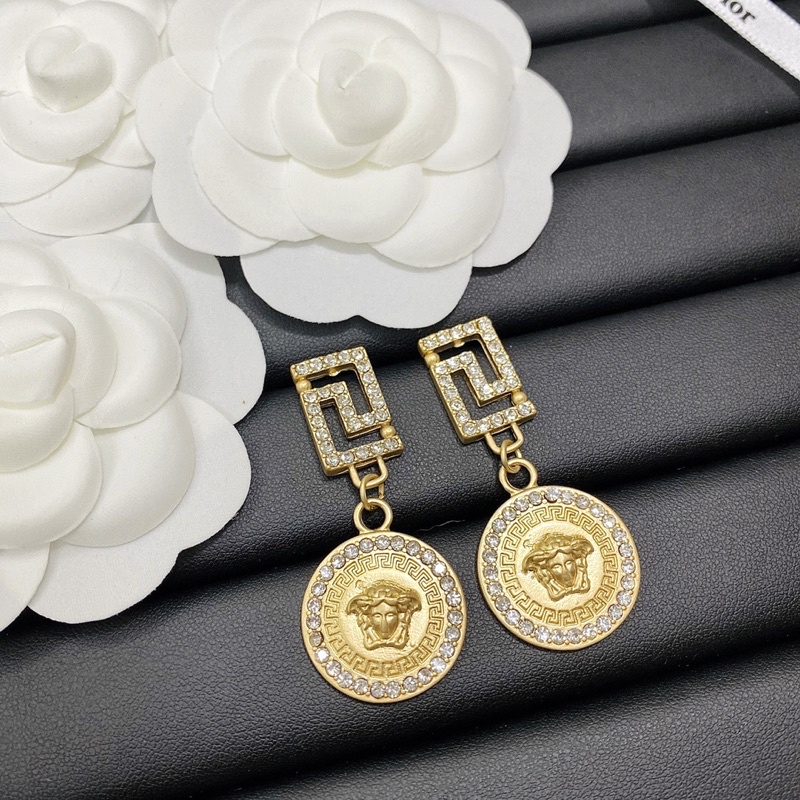 Khuyên tai ver.sa.ce titan cực sang chảnh, bông tai thương hiệu cao cấp (ảnh thật shop chụp)