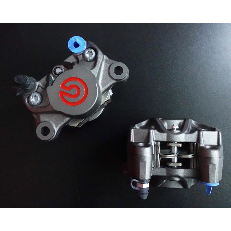 Heo dầu brembo  logo lớn màu đỏ 2 piston  đối xứng_Dochoixemaynhapkhau