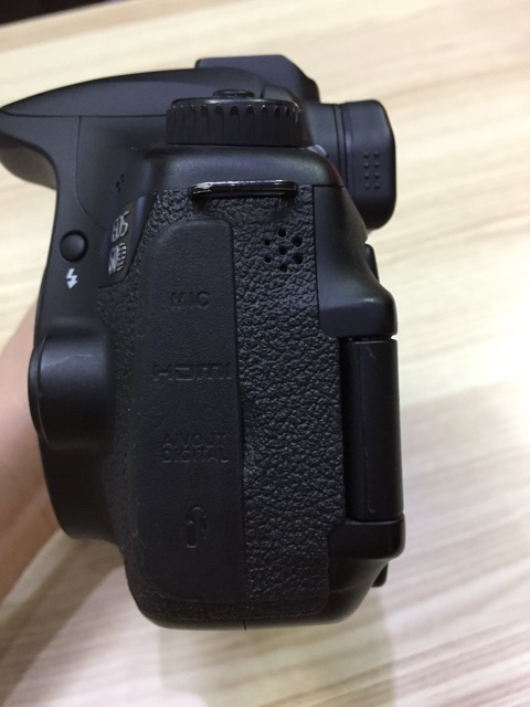 Máy ảnh Canon 60D kèm lens 18-55 STM