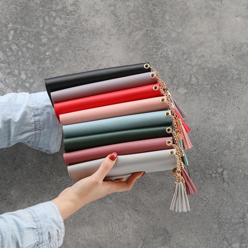 Ví dài cầm tay đa năng gắn dây trái tim đơn giản thời trang cho nữ IELGY