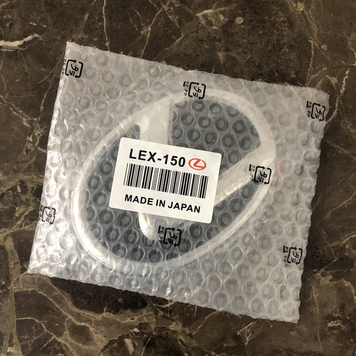 Logo biểu tượng truớc xe Lexus, kích thước 150mm, 163mm và 175mm, chất liệu Nhựa PMMA + Phủ thủy tinh hữu cơ cơ