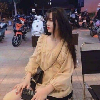 Áo babydoll cổ vuông tay bồng