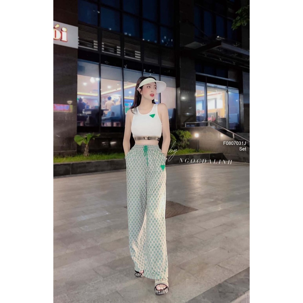 Set áo croptop ba lỗ ngực thêu logo+ quần suông caro!