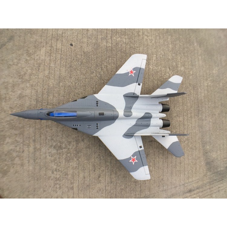 Máy bay điều khiển từ xa dùng pin sạc bay tốc độ cao cho bé, bay cao và xa 150-500m,tốc độ 60km/h