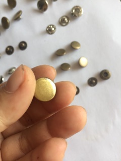 Cúc nút bấm 4 chi tiết