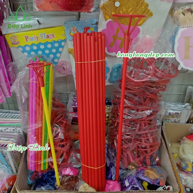 Que nhựa to cắm bóng thú ( 1 que)
