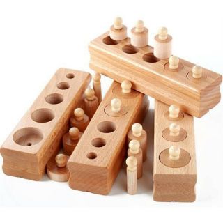 Giáo cụ Montessori 4 Bộ hình trụ có núm (KNOBBED CYLINDERS)