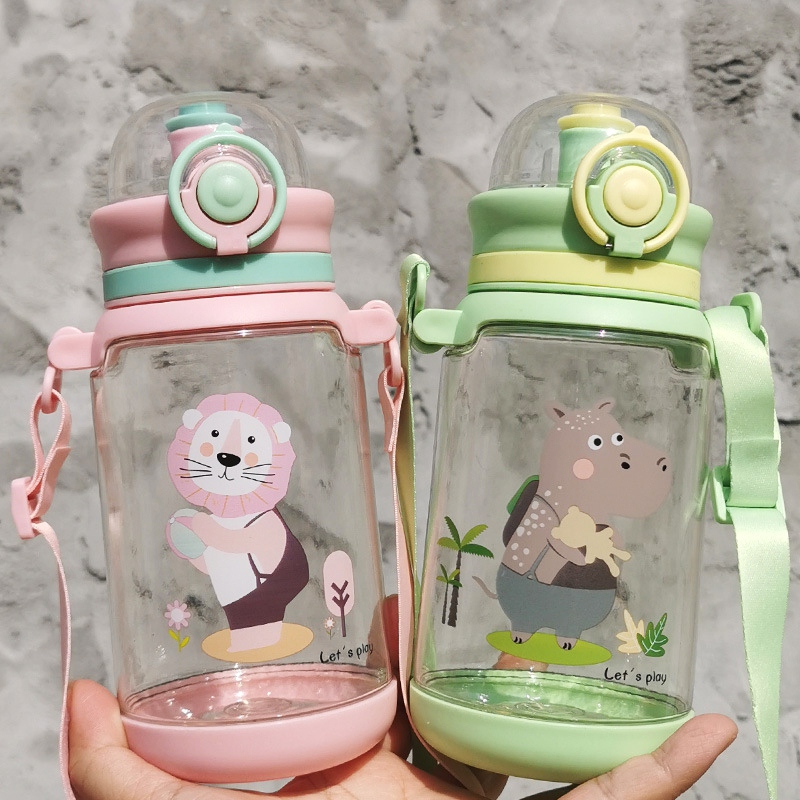 Bình Nước Cỡ Lớn Họa Tiết Hoạt Hình Dễ Thương Có Tay Cầm Tiện Lợi Se7En