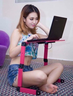 Bàn làm việc laptop