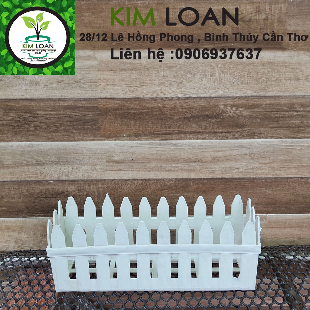 Chậu hàng rào nhựa chuyên dùng để cắm hoa