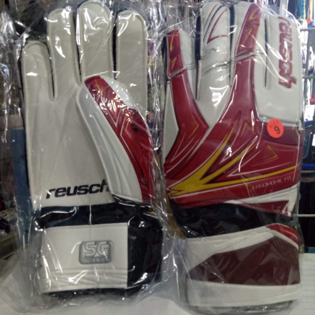 Găng tay thủ môn