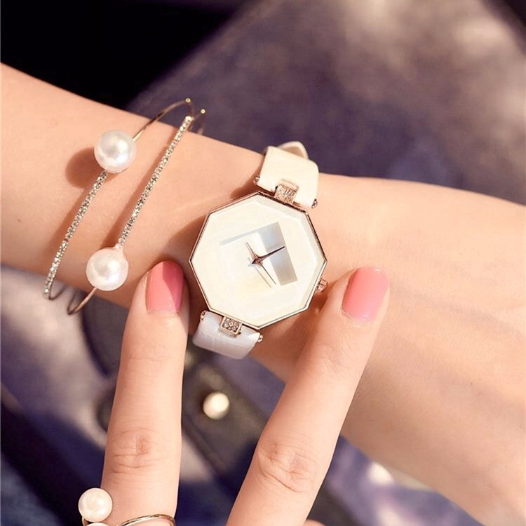 Đồng hồ dây da mặt tròn đính đá thời trang cho nữ | WebRaoVat - webraovat.net.vn