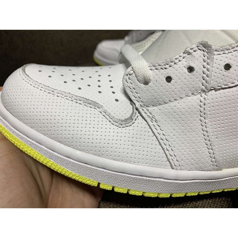 Giày sneaker air jordan1 retro high og "First class flight"