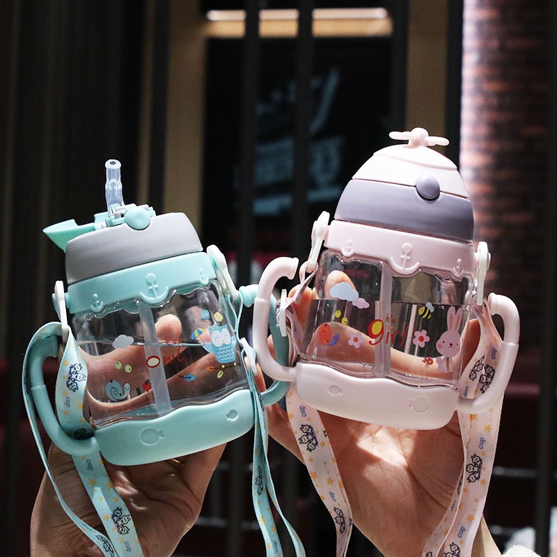 Bình Nước Có Tay Cầm Và Ống Hút Tiện Lợi Cho Bé