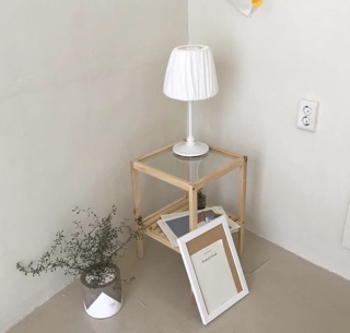 Kệ Gỗ Để Đầu Giường 2 Tầng Mặt Kính Cường Lực Kiểu Hàn