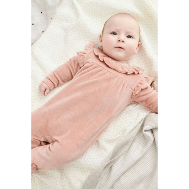 BODY SLEEP SUIT NEXT 3-6M hồng nỉ nhung hàng xuất dư xịn cho bé gái