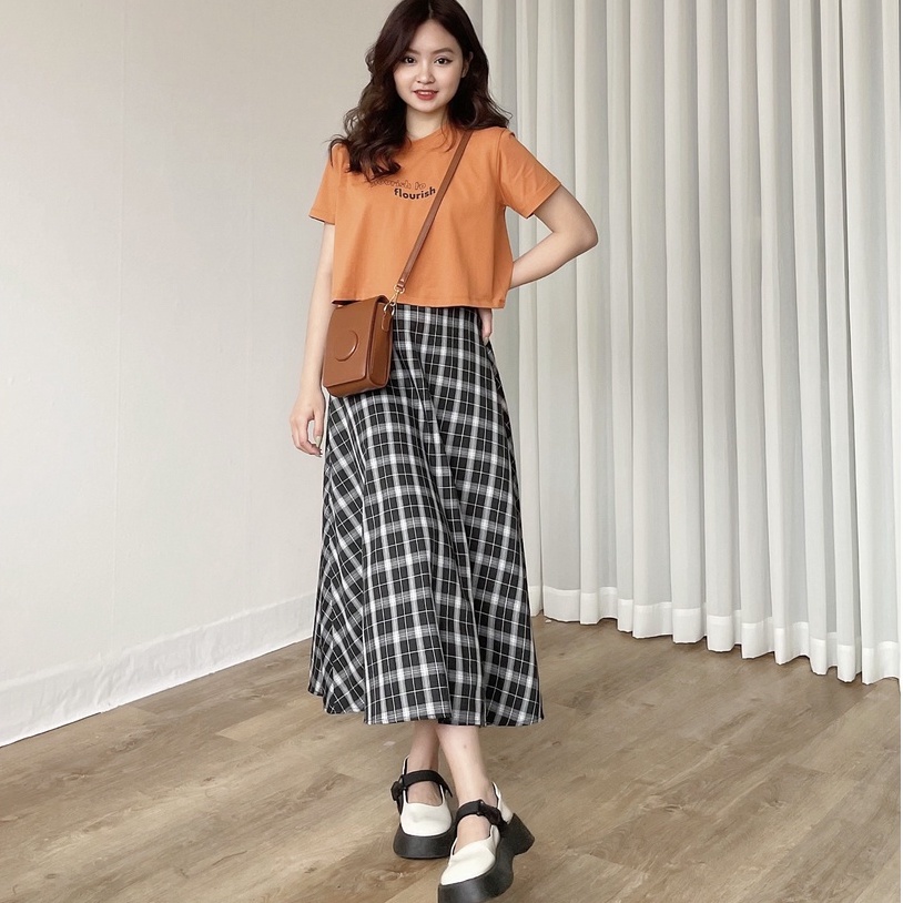 Áo croptop freesize in chữ - vải premium cotton cao cấp co giãn - Flourish Croptop - by ufothebasic