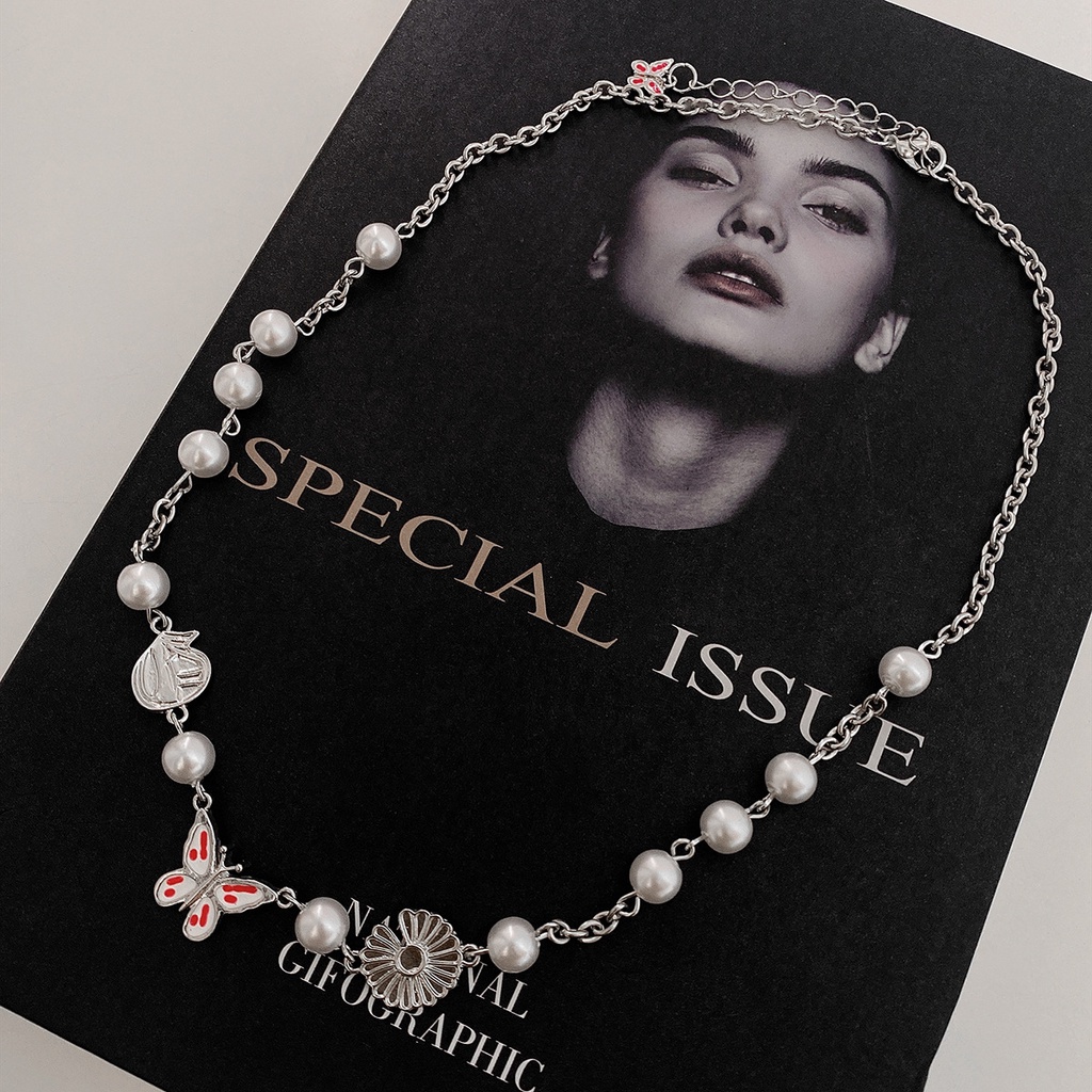 Vòng cổ mặt hình bướm đính ngọc trai phong cách cá tính đường phố