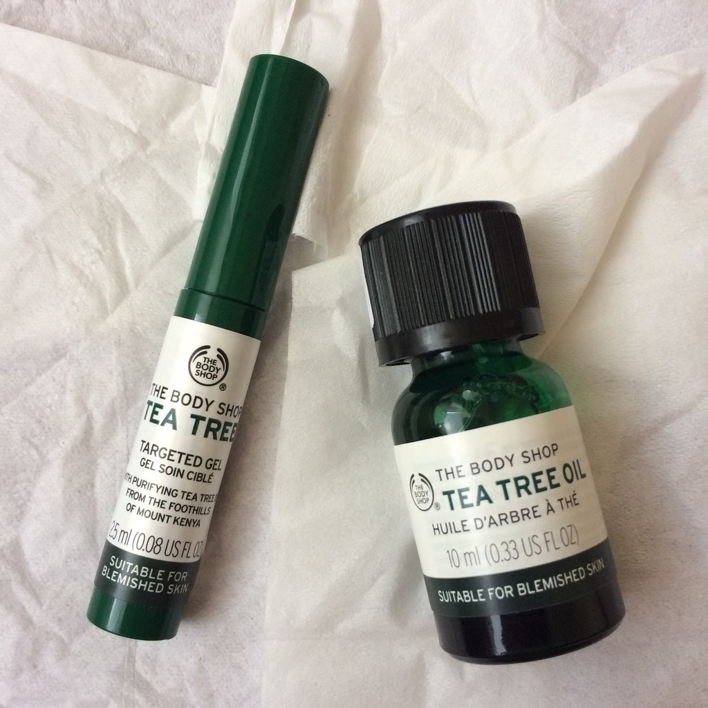 Thanh chấm mụn The Body Shop Tea Tree giảm mụn, mờ thâm