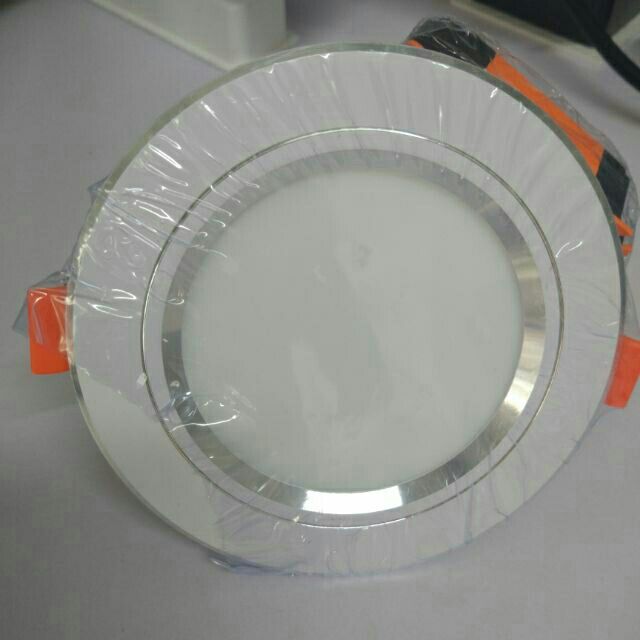 Đèn led âm trần viền vàng/bạc 9w đổi màu, đế đúc