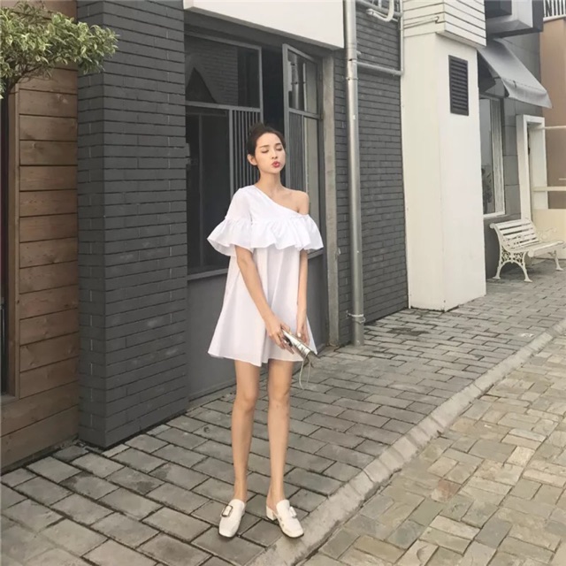 Váy trễ vai bèo ngực