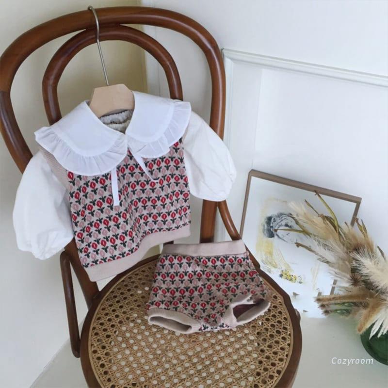 Cổ áo sơ mi giả thiết kế đơn giản thời trang