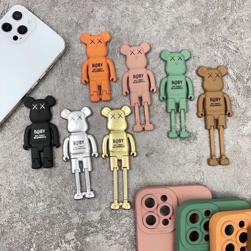 Giá đỡ điện thoại gấu KAWS dán ốp lưng có thể gấp gọn cute, tiện dụng - Pandacase