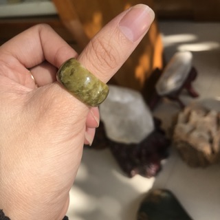 Nhẫn ngọc Serpentine