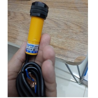 Cảm biến quang sensor quang E3F DS30C4 6 36v