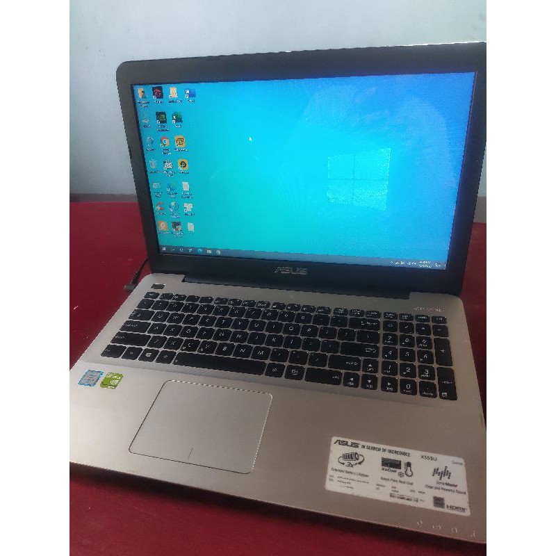 Laptop ASUS X555U