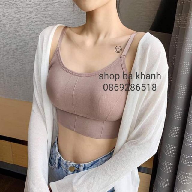 Áo có 7 màu như hình: Nude, hồng, vàng, xanh rêu, ghi, trắng, đen