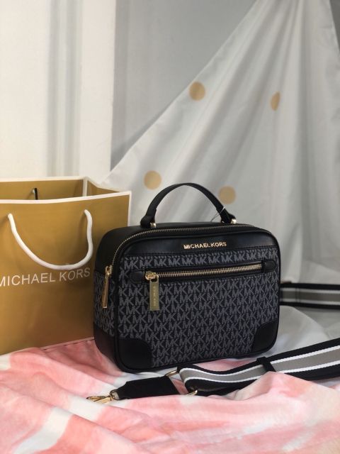 Túi Michael Kors
