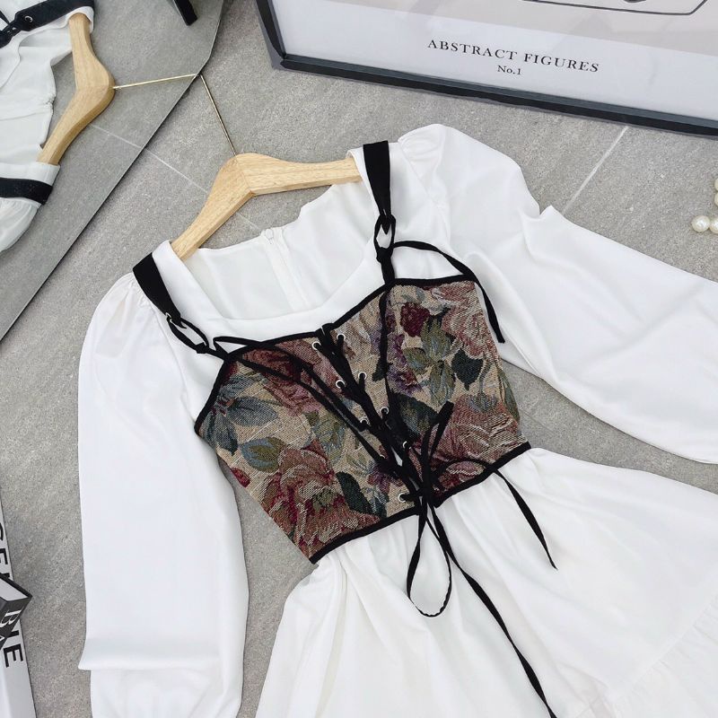 Đầm Xoè Trắng Tay Loe Dài Phối Áo Croptop Hoa 2 Dây Đan