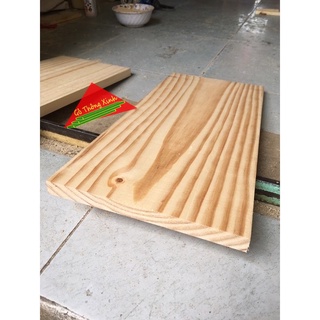 Tấm gỗ thông mặt lớn 24cm, dài 50cm, dày 2cm được bào láng 4 mặt đẹp thích hợp làm kệ, decorde, ốp tường