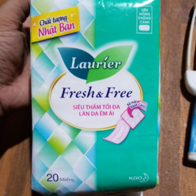 Băng vệ sinh Laurie Fresh &amp; Free siêu mỏng gói 20 miếng