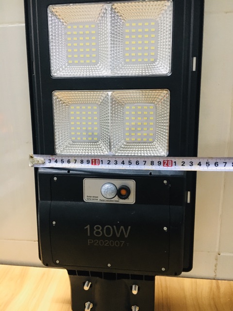 Đèn năng lượng mặt trời liền thể 180W , 2 chế độ sáng tự động , remote điều chỉnh sáng liên tục | BigBuy360 - bigbuy360.vn