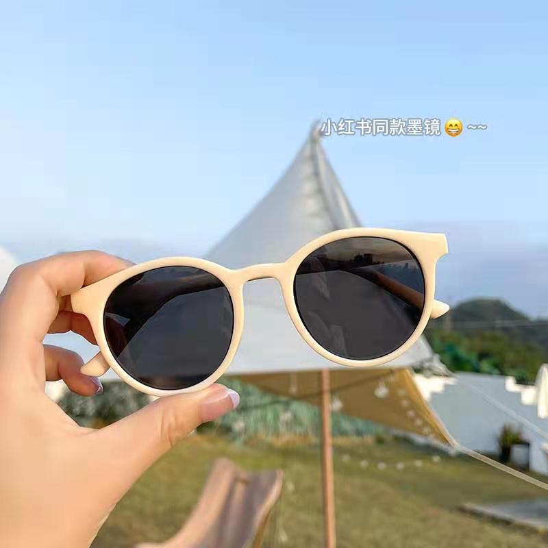 XẢ HÀNG - Kính đen đi biển thời trang chống nắng KI05