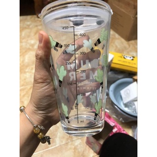 Ly thủy tinh chia vạch có lỗ cắm ống hút và nắp đậy kín 400ml