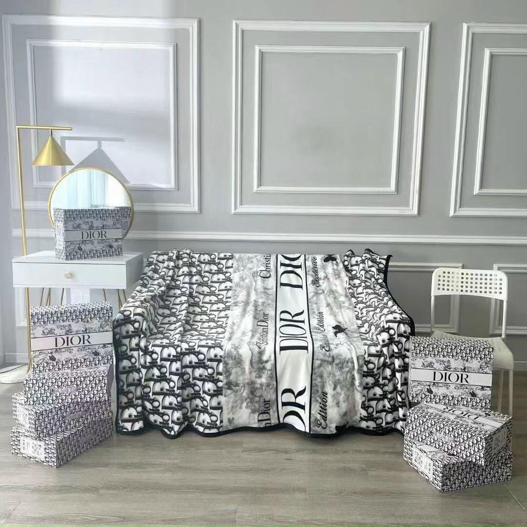 Chăn nhung tuyết mẫu thương hiệu ,kích thước 1mx1m5 ,hàng loại 1.